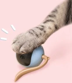 Otiume Slimme Katten Speeltje - Interactieve Zelf Rollende Bal Voor Katten - Kattenspeeltjes -Speelgoed Voor Dieren - USB Oplaadbaar -Kattenbenodigdheden Winkel 1043x1200 2